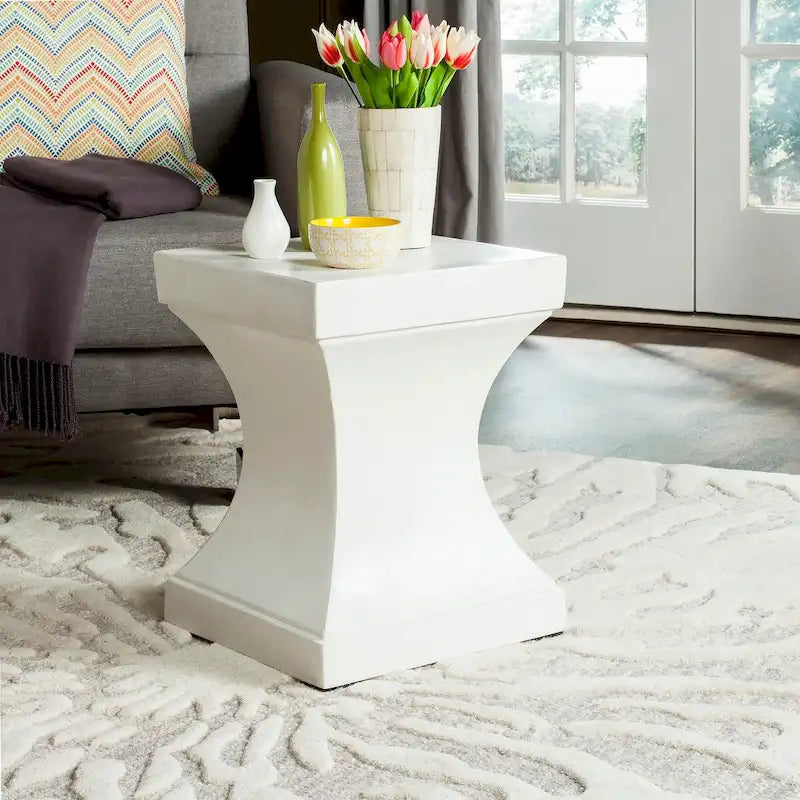 SAFAVIEH Selvaggia Concrete Indoor/ Outdoor Accent Table - 13.7 x13.7 x17.7  - 14Wx14Dx18H