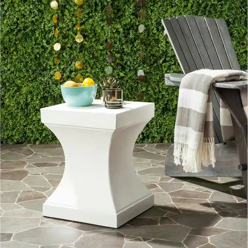SAFAVIEH Selvaggia Concrete Indoor/ Outdoor Accent Table - 13.7 x13.7 x17.7  - 14Wx14Dx18H